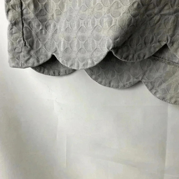 CROWN & IVY SHELBY SHORTS WO SIZE 16 GRAY SHORTS EMBOSSED DESIGN SCALLOPED HEM - Picture 5 of 13